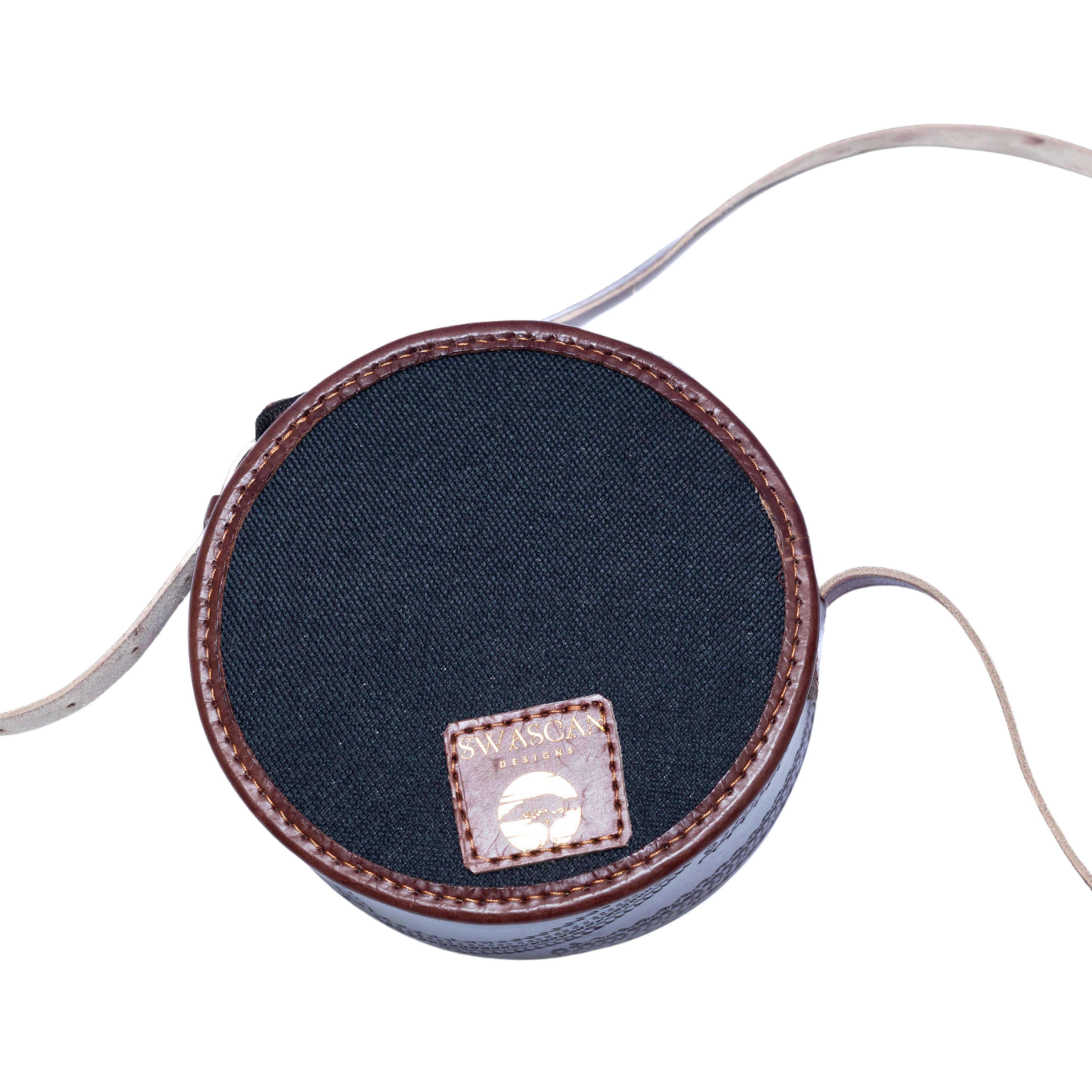 Bolso tejido a mano con perlas SwaScan | Donde la tradición se fusiona con la elegancia moderna