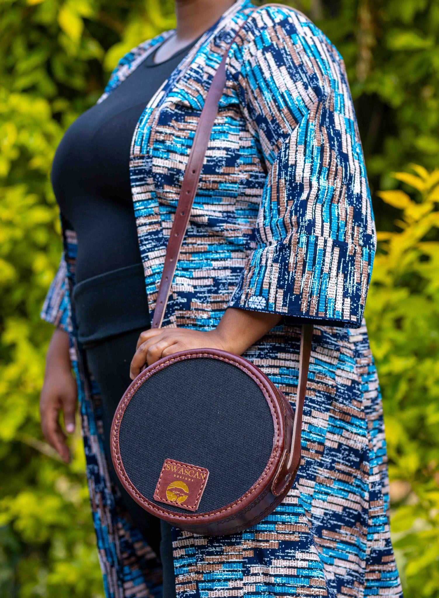 Bolso tejido a mano con perlas SwaScan | Donde la tradición se fusiona con la elegancia moderna