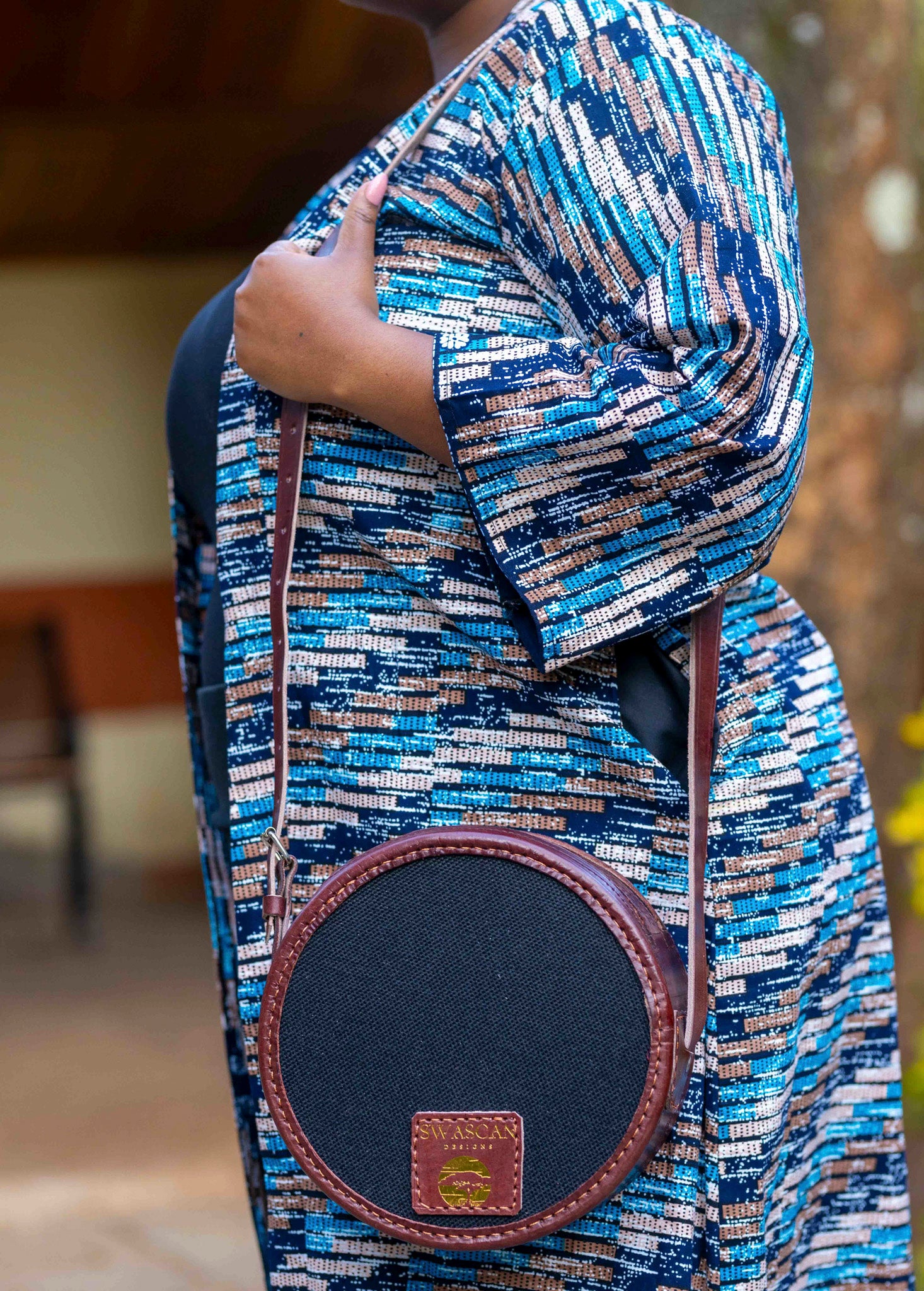 Bolso tejido a mano con perlas SwaScan | Donde la tradición se fusiona con la elegancia moderna